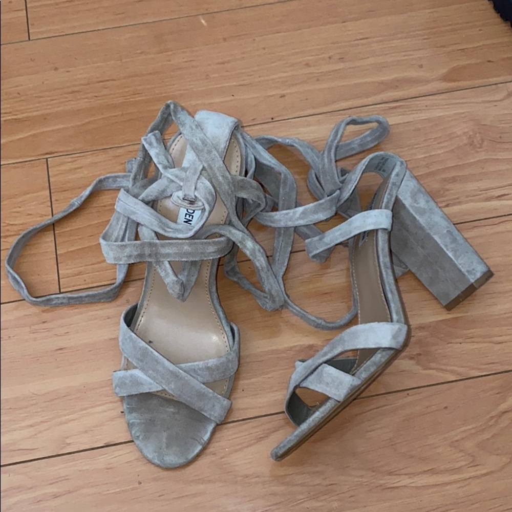 Steve Madden heel wrap around